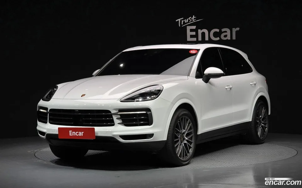 Porsche Cayenne 3.0 2022 — photo 1, buy with delivery to Moscow