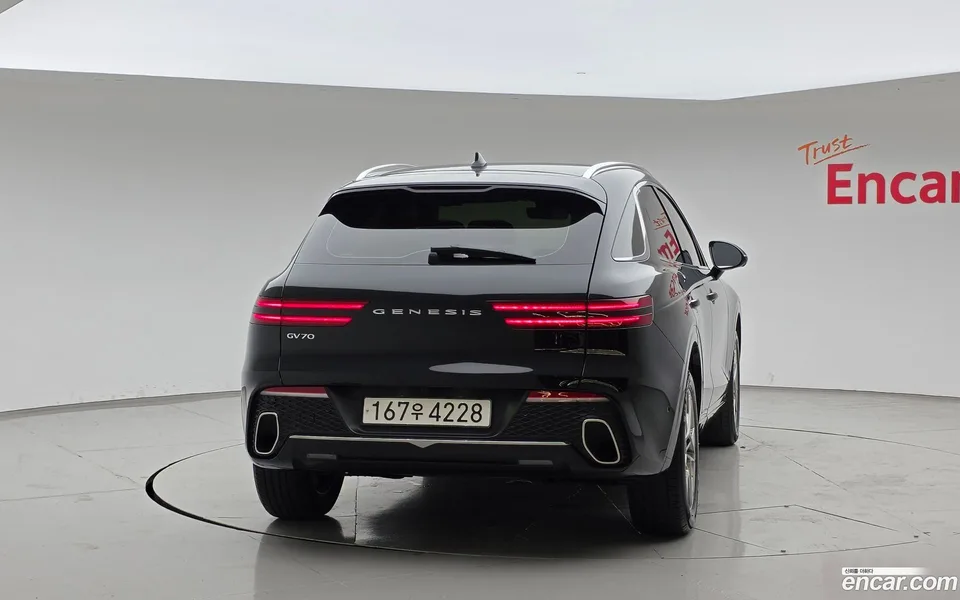 Genesis GV70 2.5T 2WD 2023 — thumbnail 4