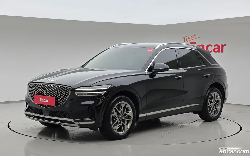Genesis GV70 2.5T 2WD 2023 — photo 1, buy with delivery to Moscow