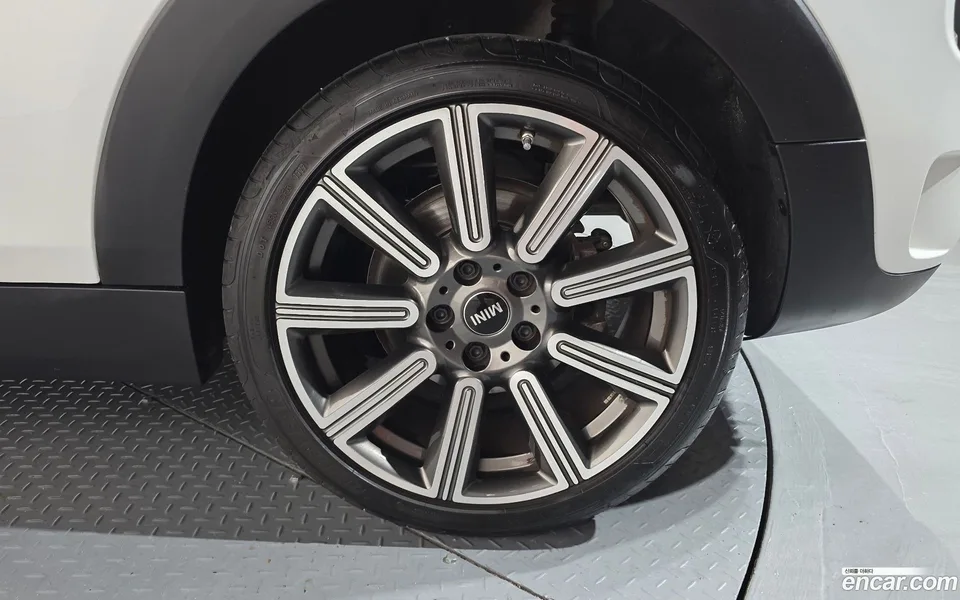 MINI Cooper S Clubman 2023 — thumbnail 5