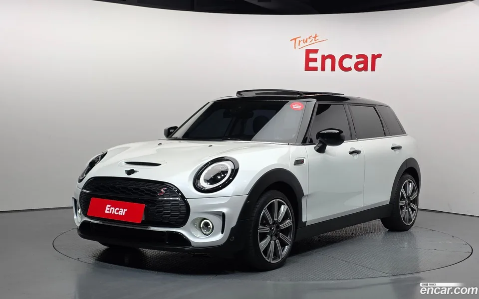 MINI Cooper S Clubman 2023 — photo 1, buy with delivery to Moscow
