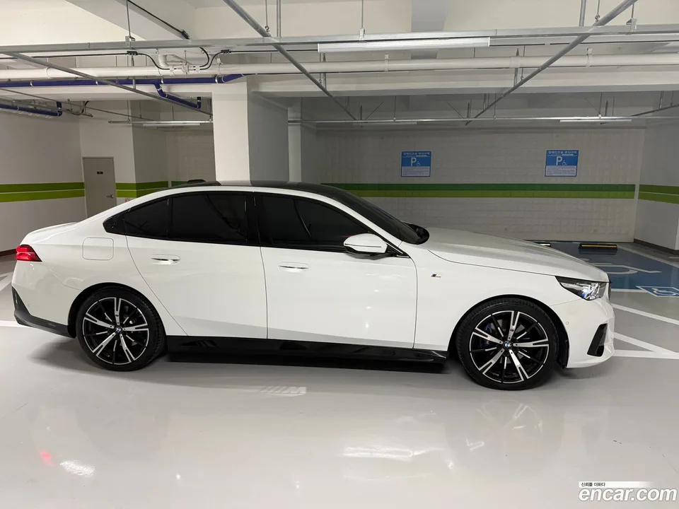 BMW 5 Series 530i xDrive M 2025 — миниатюра 3