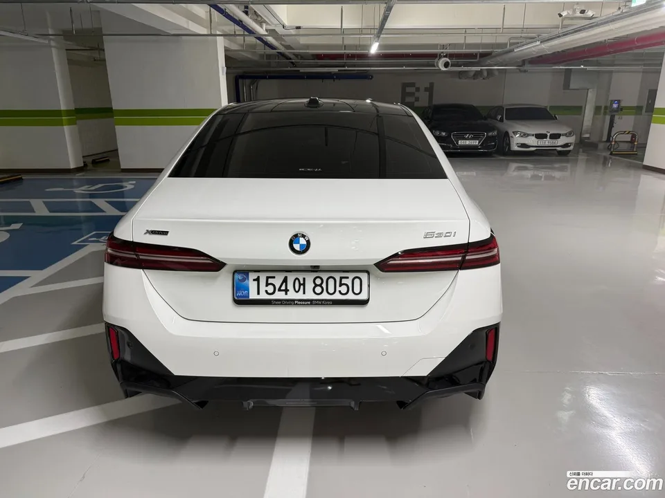 BMW 5 Series 530i xDrive M 2025 — миниатюра 5