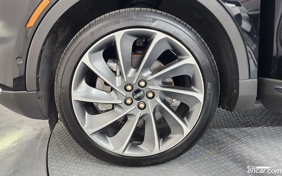 Lincoln 1 2.7 202A AWD 2022 — thumbnail 2