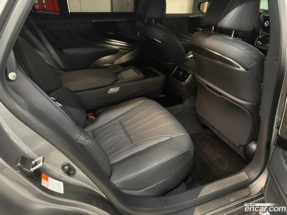Lexus LS 500 3.5 AWD 2025 — thumbnail 3