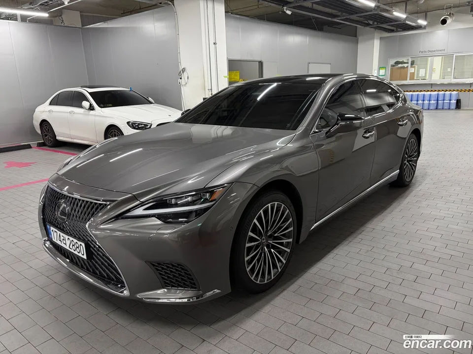 Lexus LS 500 3.5 AWD 2025 — thumbnail 4