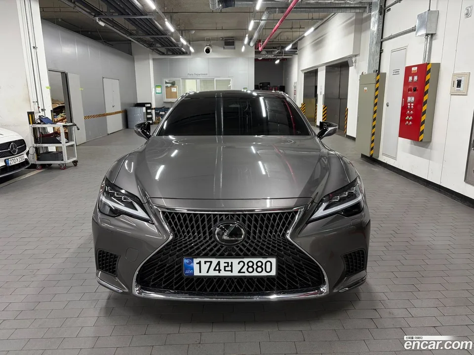Lexus LS 500 3.5 AWD 2025 — photo 1, buy with delivery to Moscow