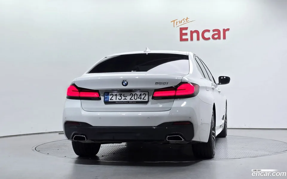 BMW 5 Series 520i M 2022 — thumbnail 4