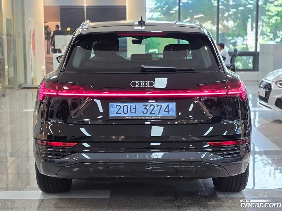 Audi Q8 e-tron 55 2024 — thumbnail 4