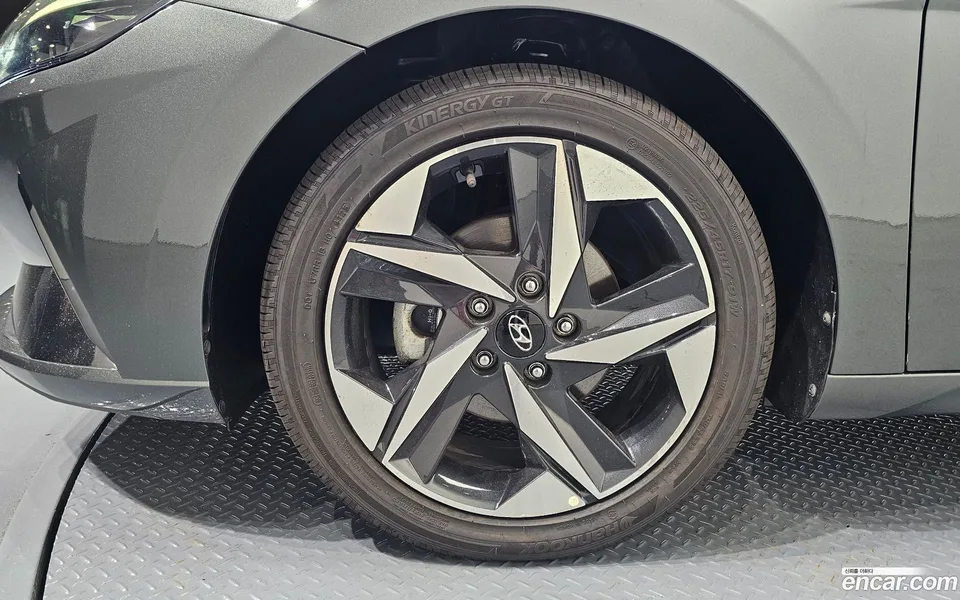 Hyundai Avante Hybrid 2023 — thumbnail 2