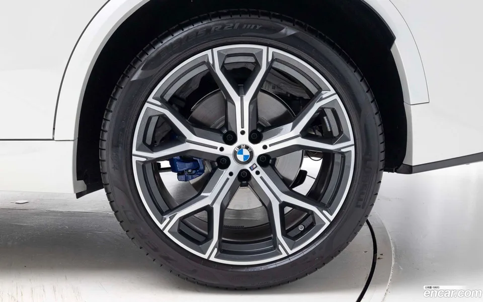 BMW X5 xDrive 40i M 2025 — thumbnail 2