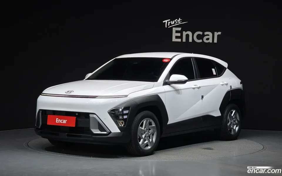 Hyundai Kona Hybrid 2023 — photo 1, buy with delivery to Moscow