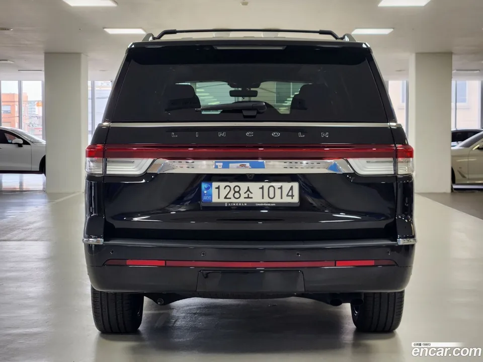 Lincoln Navigator 3.5L 2023 — thumbnail 4