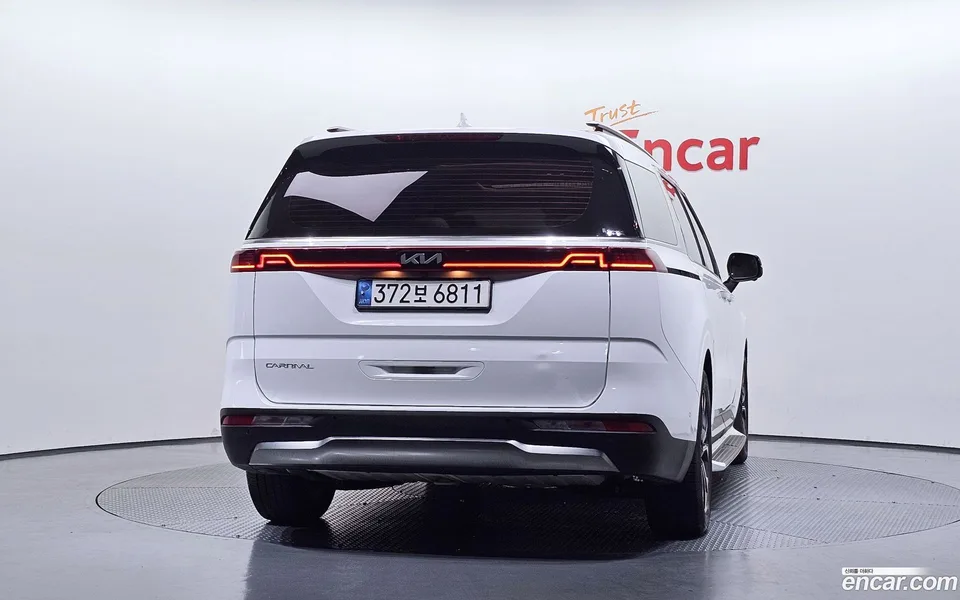 Kia Carnival 9 2022 — thumbnail 4