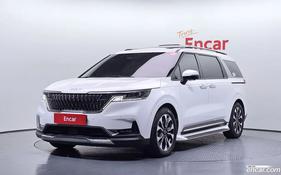 Kia Carnival 9 2022 — photo 1, buy with delivery to Moscow