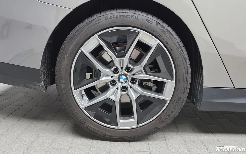 BMW 5 Series 520i 2025 — миниатюра 5