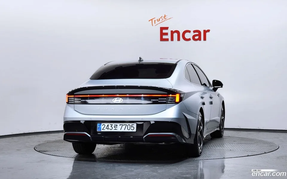 Hyundai Sonata The Edge Hybrid 2023 — thumbnail 4