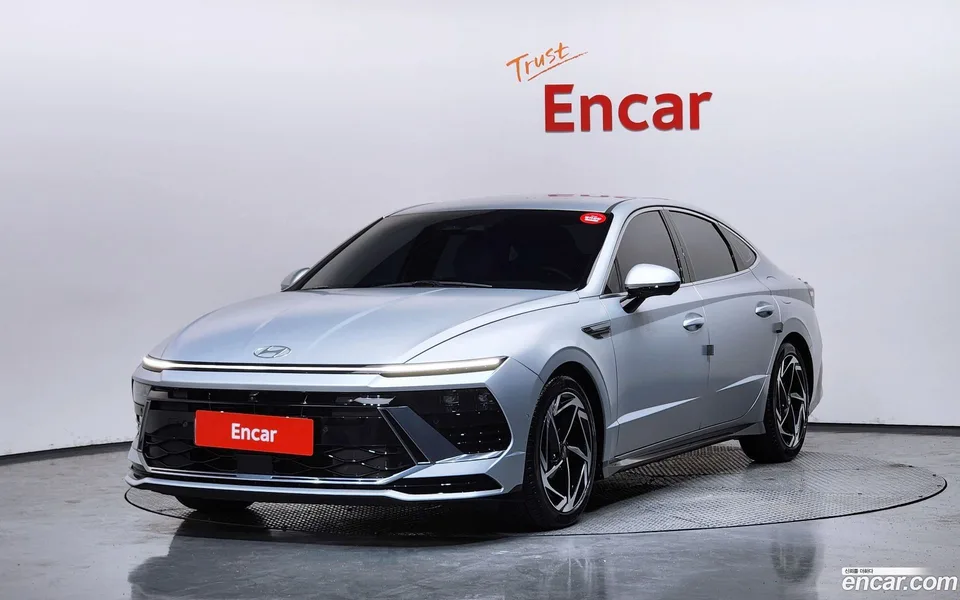 Hyundai Sonata The Edge Hybrid 2023 — photo 1, buy with delivery to Moscow