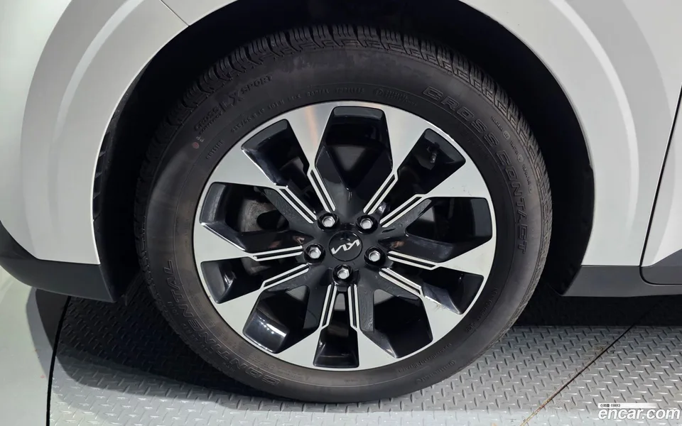 Kia Carnival 9 2023 — thumbnail 2