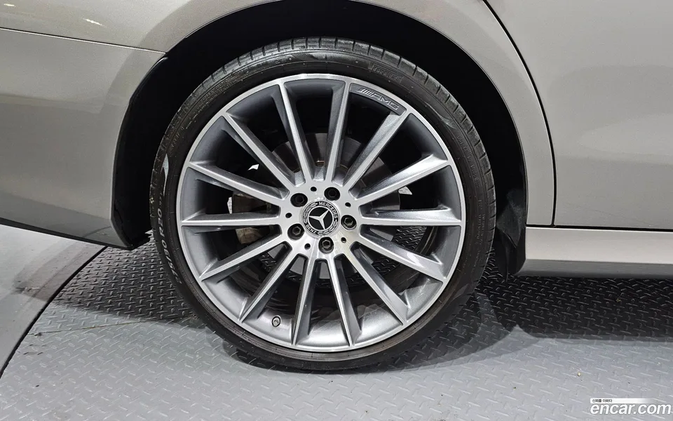 Mercedes-Benz E-Class E350 4MATIC 2022 — thumbnail 5