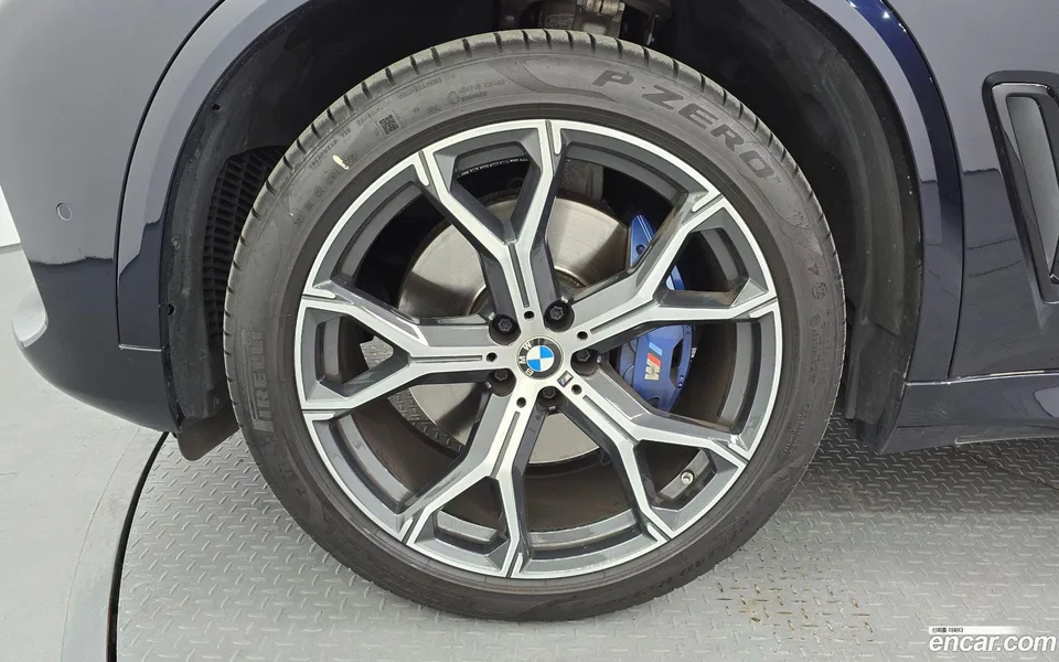 BMW X5 xDrive 40i M 2022 — миниатюра 5