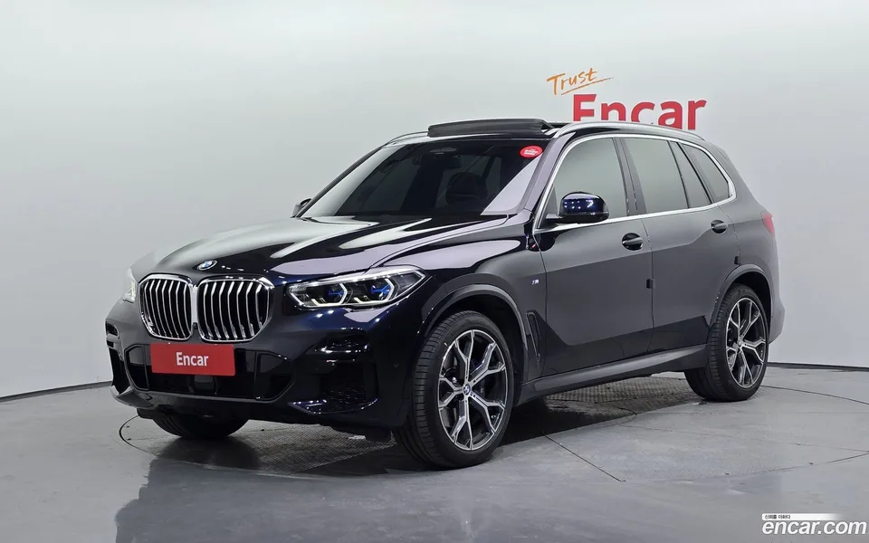 BMW X5 xDrive 40i M 2022 — фото 1, купить с доставкой в Москву