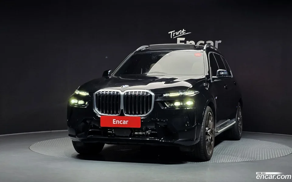 BMW X7 xDrive 40i M 7 2025 — thumbnail 3