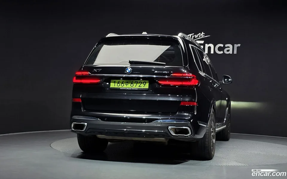 BMW X7 xDrive 40i M 7 2025 — thumbnail 4