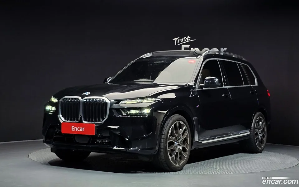 BMW X7 xDrive 40i M 7 2025 — photo 1, buy with delivery to Moscow
