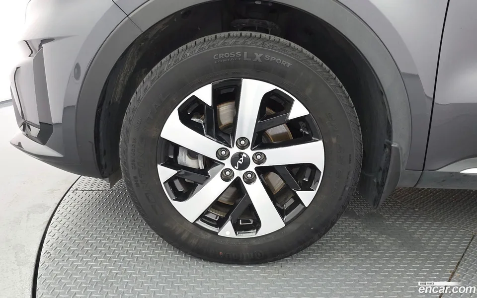Kia Sorento 2.5T 2WD 2023 — thumbnail 2