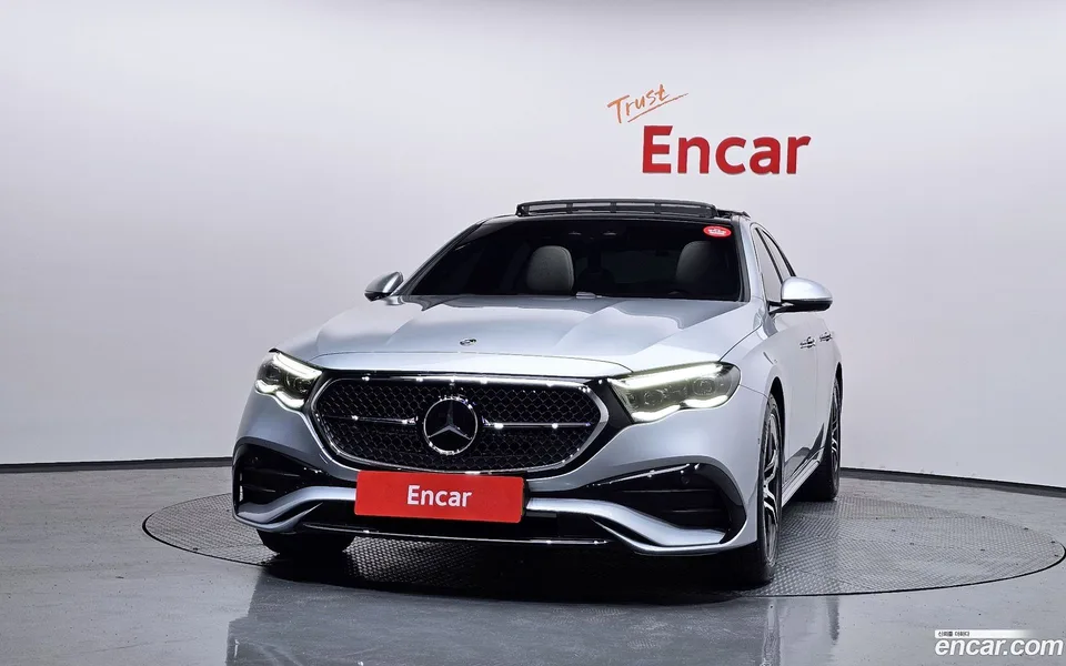 Mercedes-Benz E-Class E300 4MATIC AMG Line 2025 — thumbnail 3