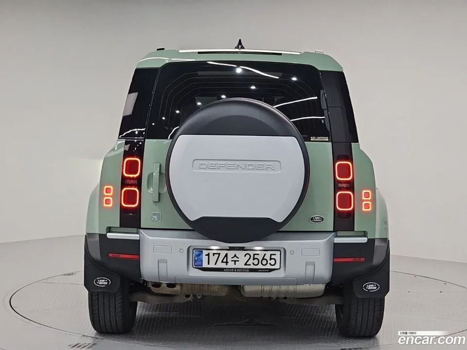 Land Rover Defender 110 D300 75th 2023 — thumbnail 3