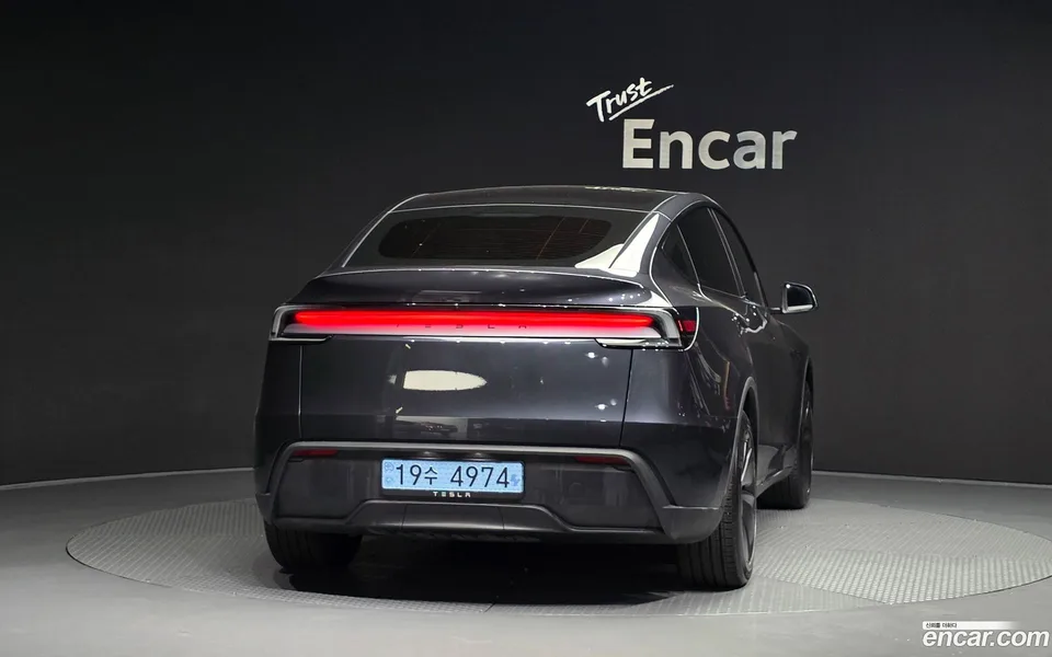 Tesla Model Y RWD 2025 — thumbnail 4