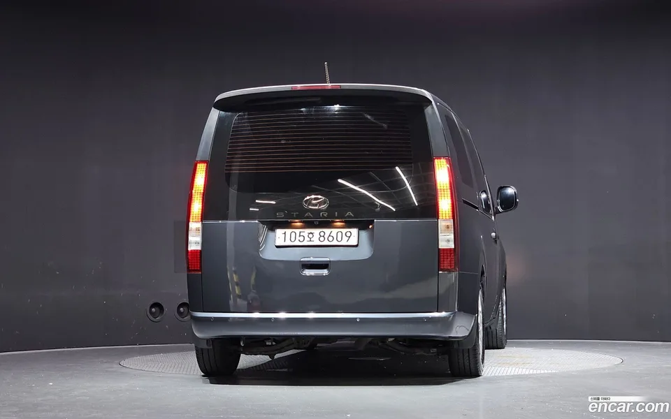 Hyundai Staria 9 2022 — thumbnail 4