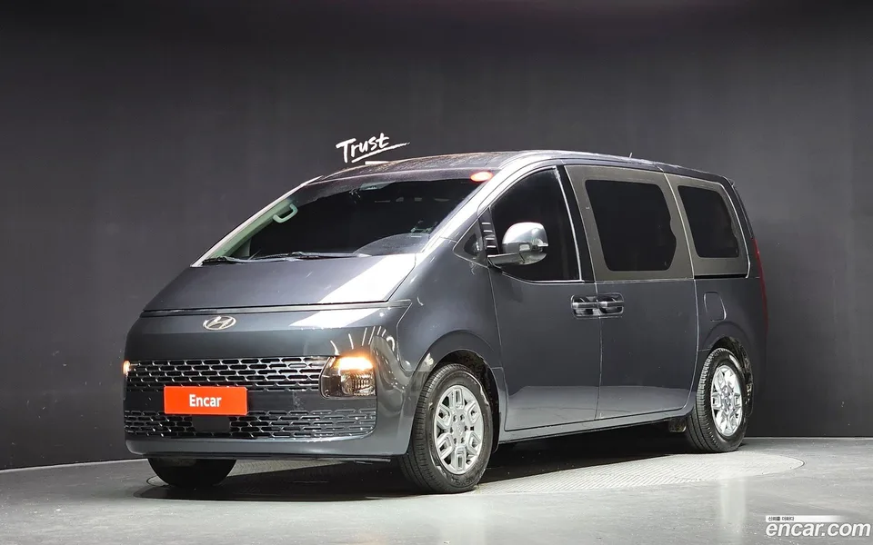 Hyundai Staria 9 2022 — photo 1, buy with delivery to Moscow