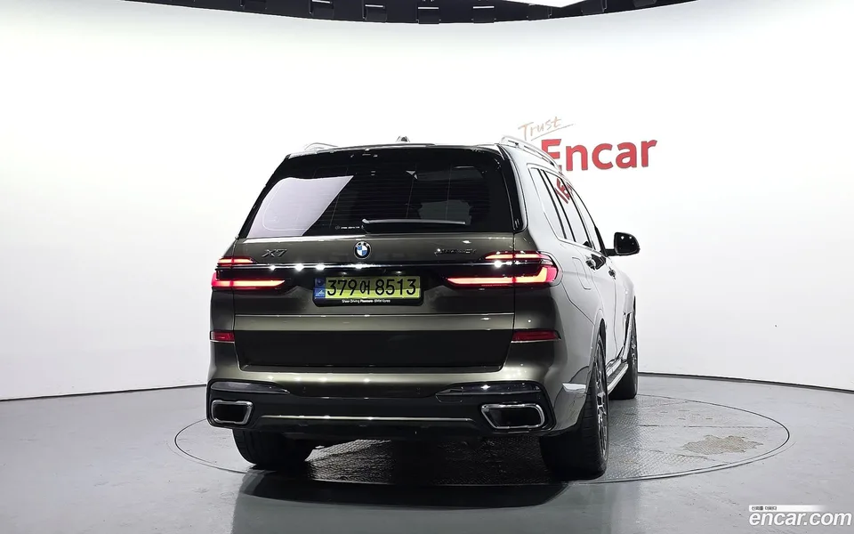 BMW X7 xDrive 40i M 6 2025 — thumbnail 4