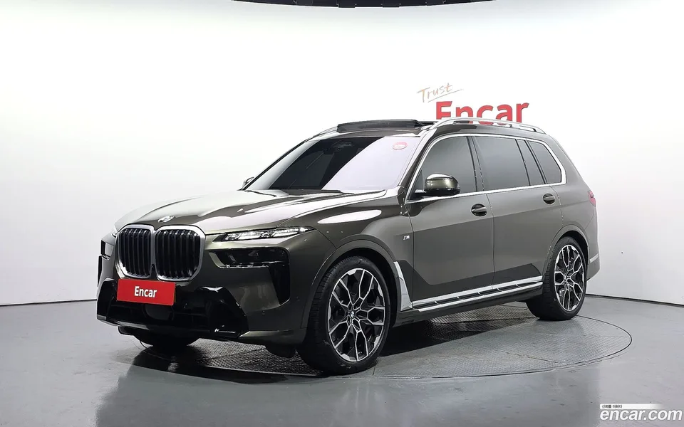 BMW X7 xDrive 40i M 6 2025 — photo 1, buy with delivery to Moscow