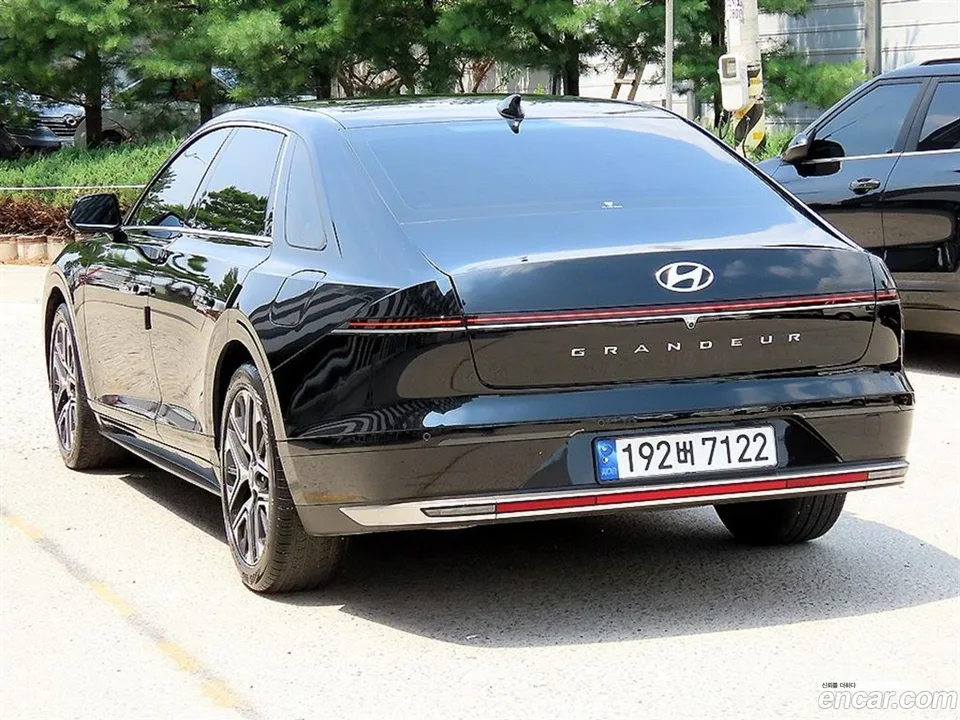 Hyundai Grandeur 2.5 2WD 2023 — photo 1, buy with delivery to Moscow