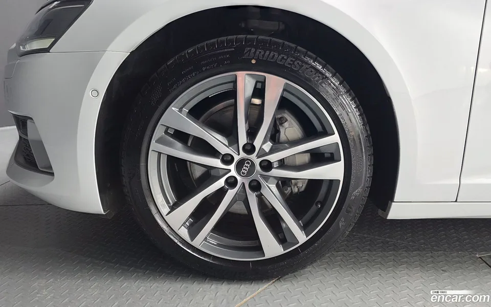 Audi A6 45 TFSI 2023 — thumbnail 2
