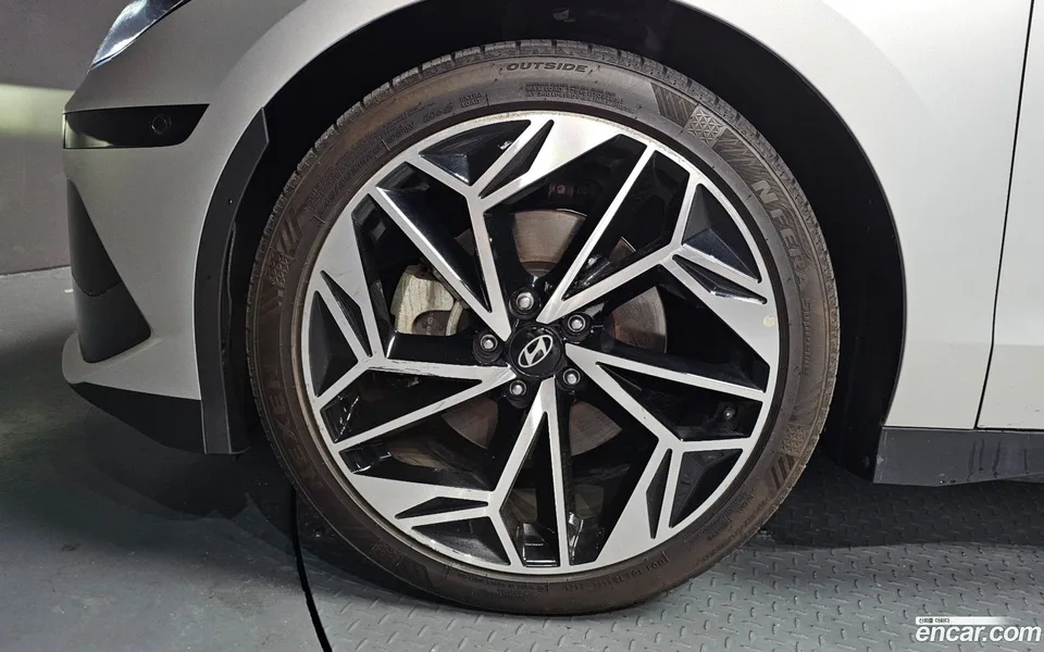 Hyundai Ioniq 6 2023 — thumbnail 2