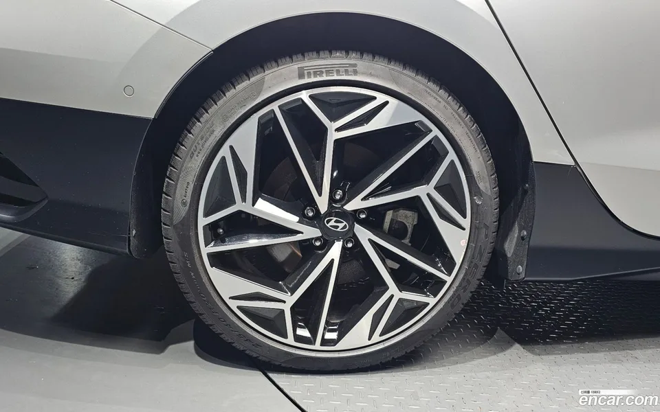 Hyundai Ioniq 6 2023 — thumbnail 2