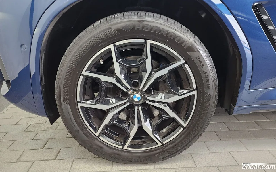 BMW X4 xDrive20i M 2022 — миниатюра 2