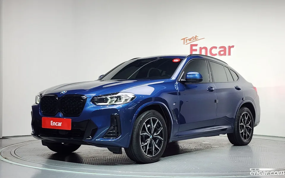 BMW X4 xDrive20i M 2022 — фото 1, купить с доставкой в Москву