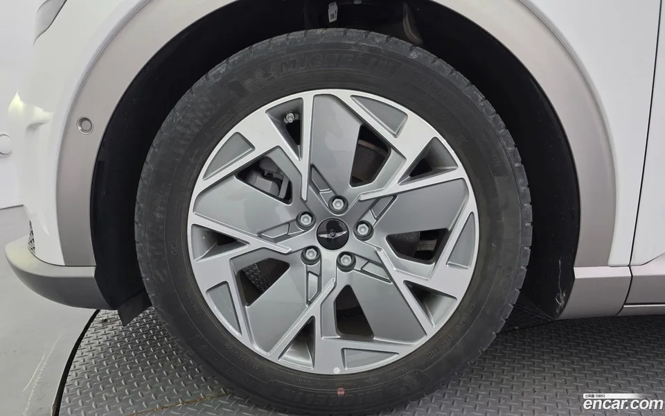 Genesis GV60 2023 — миниатюра 2
