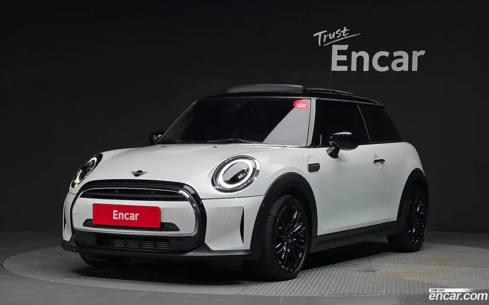 MINI Cooper 2023 — photo 1, buy with delivery to Moscow