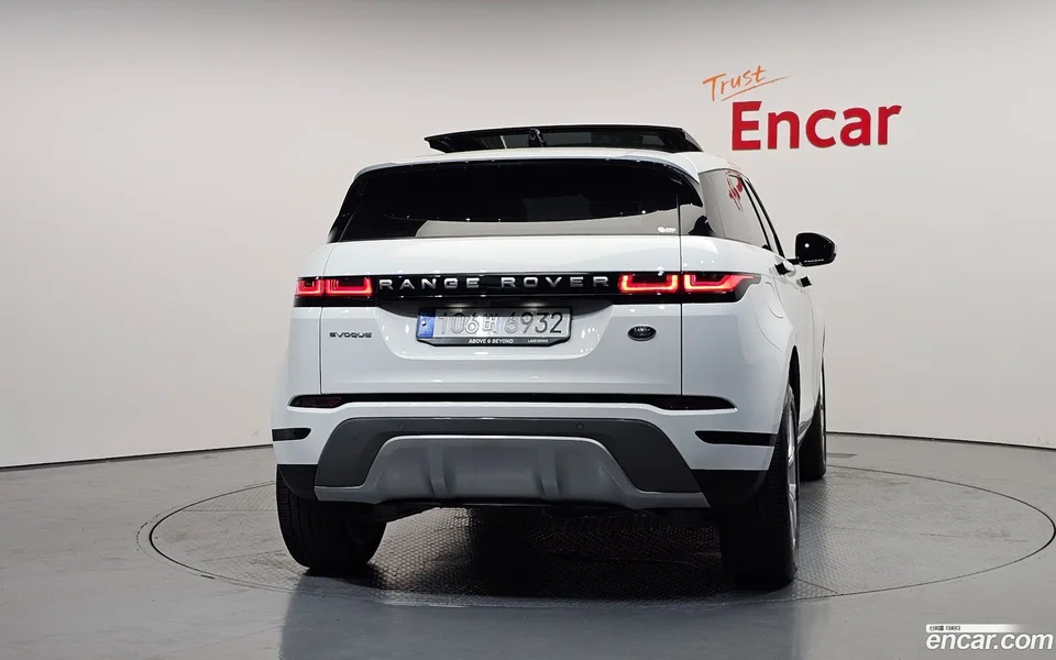 Land Rover Range Rover Evoque P250 SE 2022 — thumbnail 4