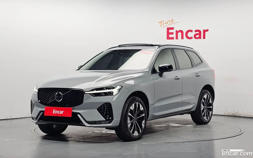 Volvo XC60 B5 2026 — photo 1, buy with delivery to Moscow