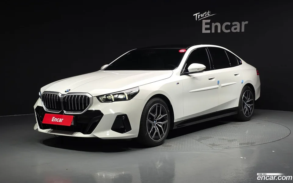 BMW 5 Series 520i M 2025 — photo 1, buy with delivery to Moscow