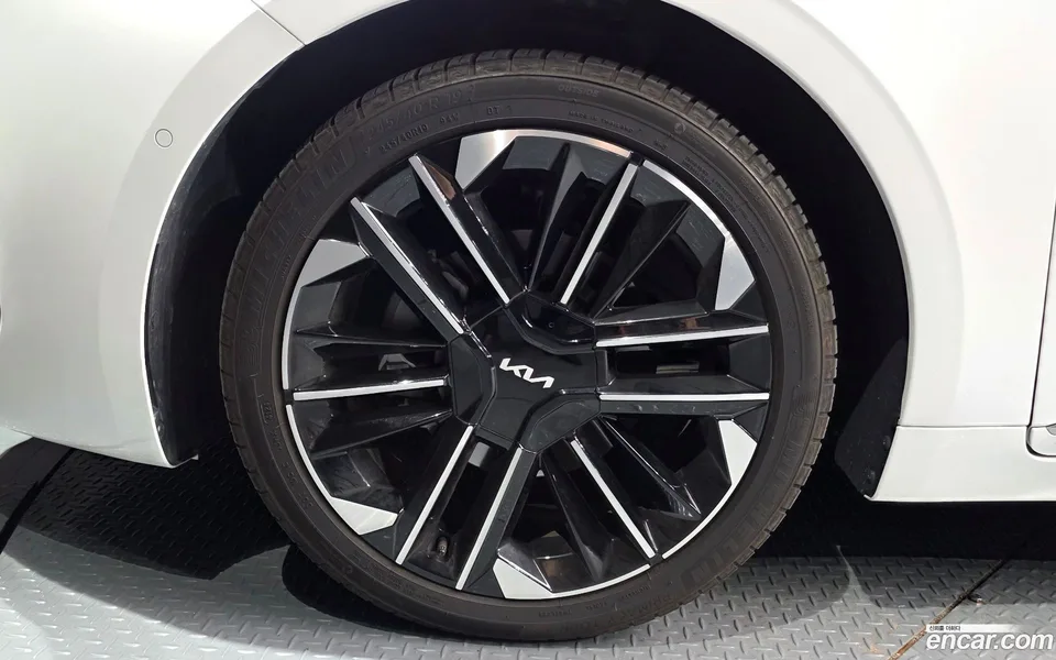 Kia K8 Hybrid 2025 — thumbnail 2