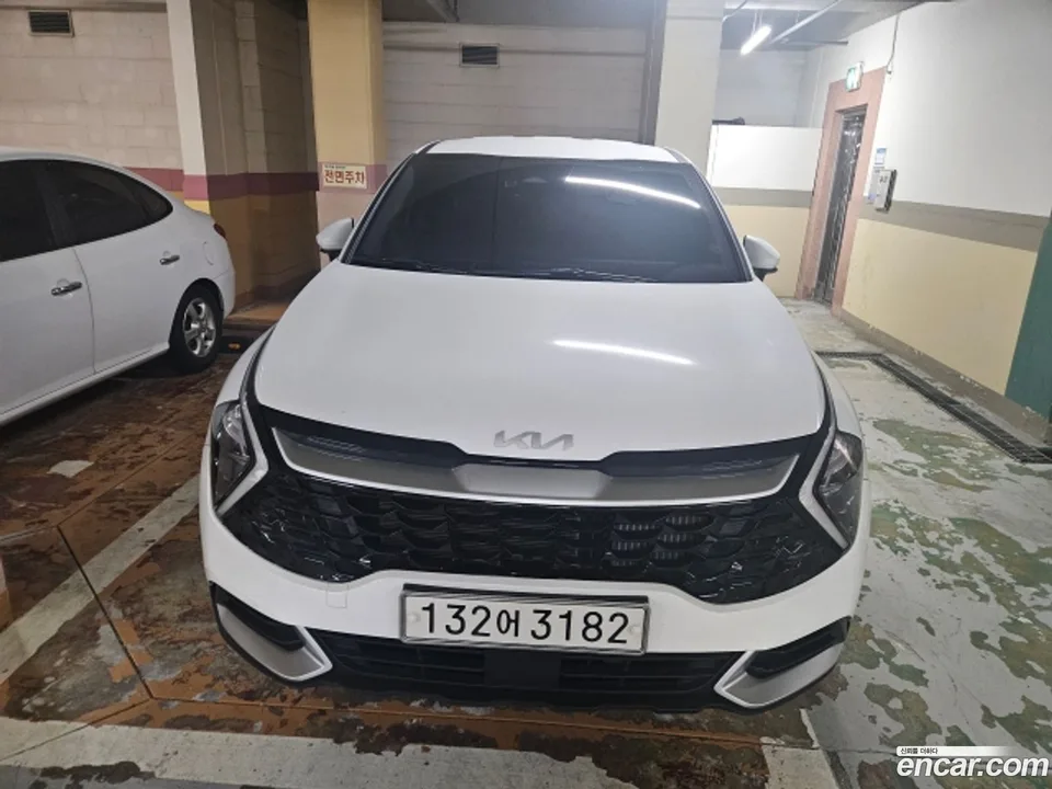 Kia Sportage 1.6 2WD 2022 — photo 1, buy with delivery to Moscow